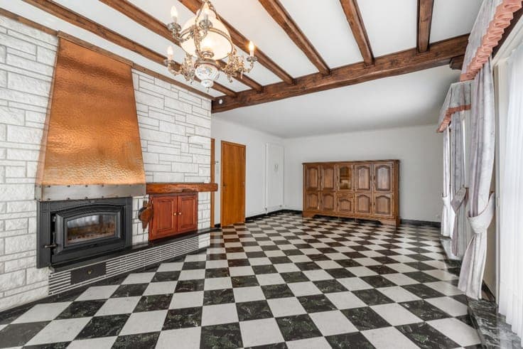 Rural home for sale in Zwevegem