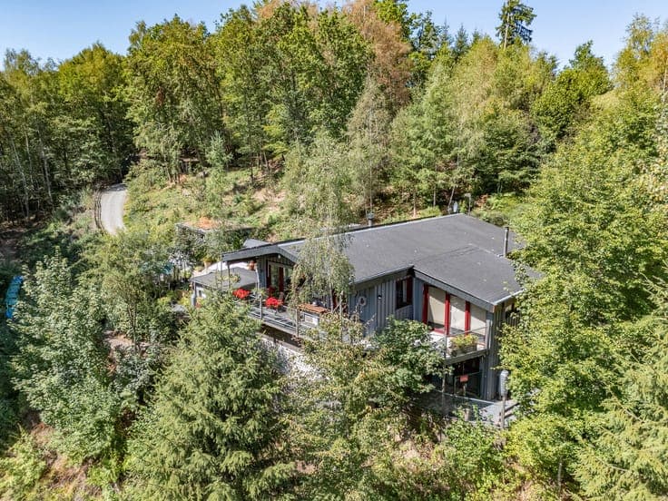 Exceptional chalet - 8,000 m² of land, surrounded by nature