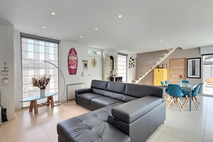 Superbe maison 3 façades avec piscine, garage 2 voitures!