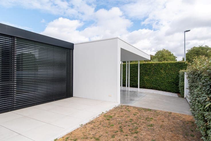 ULTRA-MODERN STYLED OPEN BUILDING on 561m² plot area