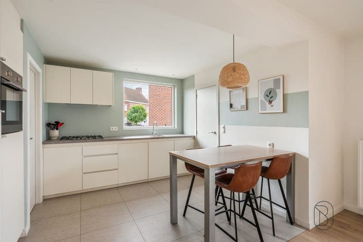 Ready-to-move-in 3-bedroom family home in a quiet location