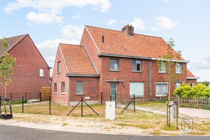 Ready-to-move-in 3-bedroom family home in a quiet location