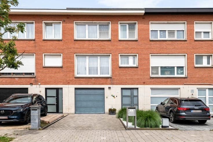 Rustig gelegen instapklare bel-étage met 3 SLK, garage & ...