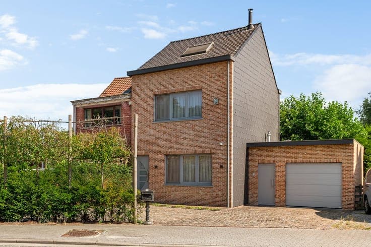 Af te werken woning met 3 slpkrs op een perceel van 1260m...