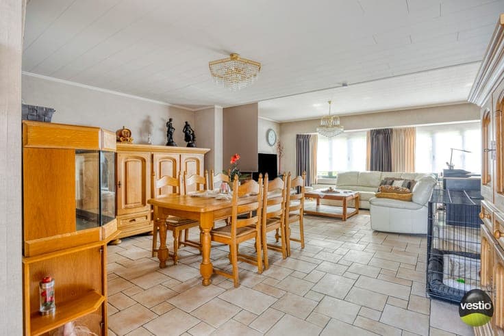 GEHEEL VAN DUPLEX EN VERHUURD HANDELSGELIJKVLOERS IN CEN...