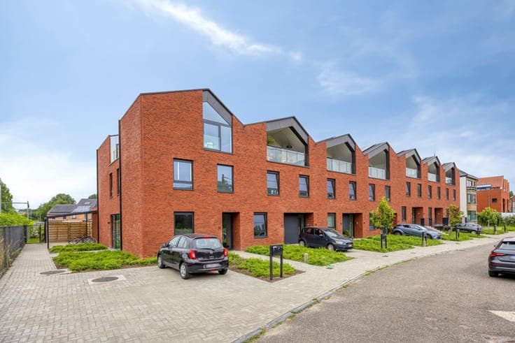 Newly built house (E23) with 3 bedrooms in Kumtich.
