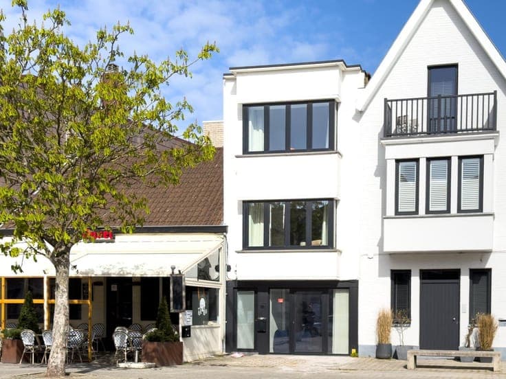 Instapklaar opbrengsthuis met verschillende mogelijkheden...