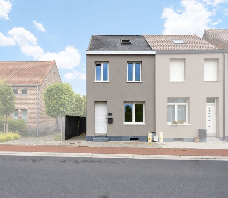 Renovated home with three bedrooms studio workshop and more