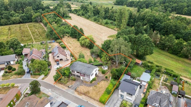 AVERBODE - Bel-Etage woning op groot perceel (tot. +/- 85a)