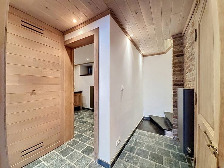 FALAEN - TOP PICK - 5-BEDROOM KANGAROO-STYLE HOME-HIGH STAND