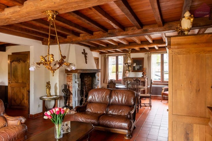 Ruime gezinswoning met 6 slaapkamers op een uitzonderlijk...