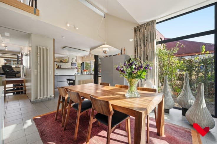 Spacious semi-detached home with beautiful garden