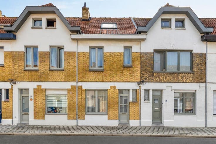 Charming 3-bedroom home with a garden near the marina