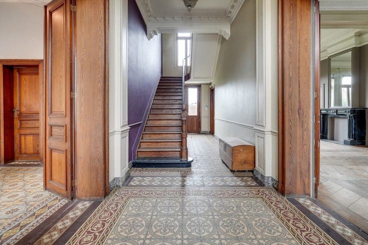 Prestigious mansion with remarkable volumes