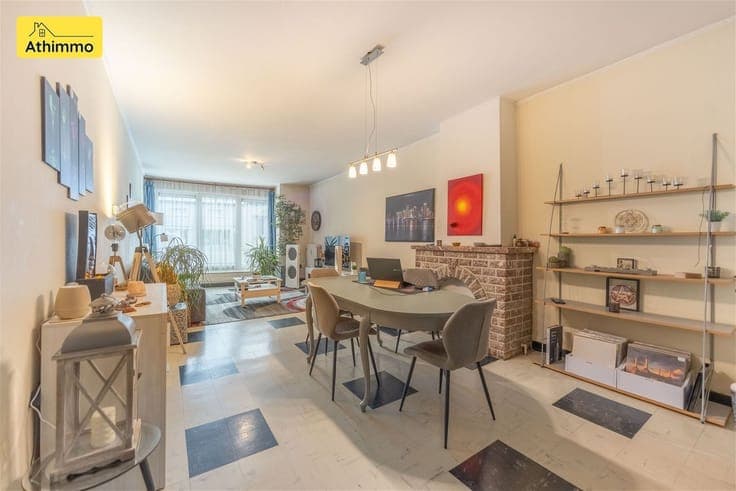 Immeuble de rapport avec rez commercial et deux appartements