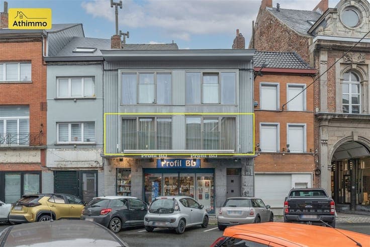 Immeuble de rapport avec rez commercial et deux appartements