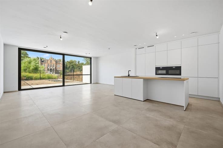 Closed new construction with 4 rooms, 2 bathrooms, garage an