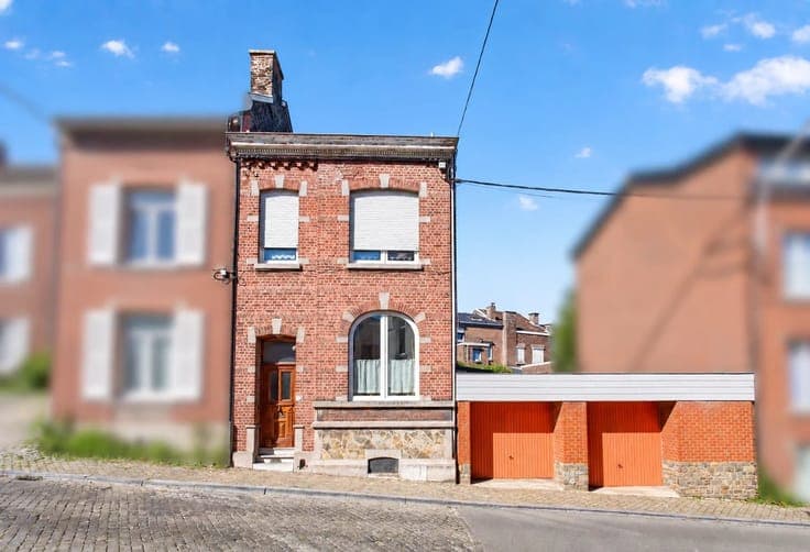 Charming Townhouse with Garden and Carport in Cointe