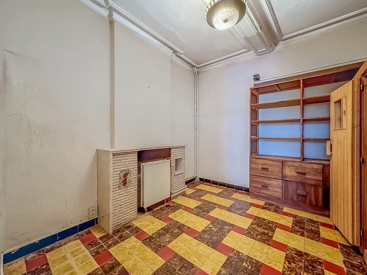 SPACIEUSE MAISON DE COMMERCE AVEC LOGEMENT