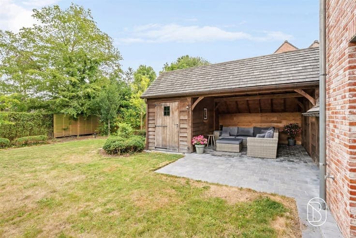 Stylish parsonage in a quiet location