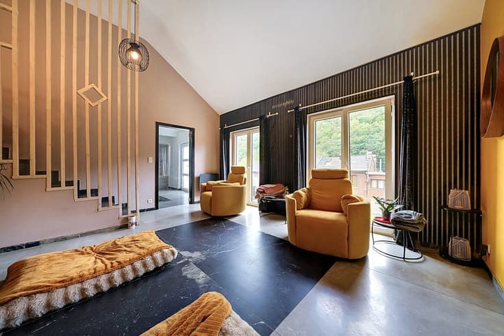 Renovated Bungalow with Warehouse