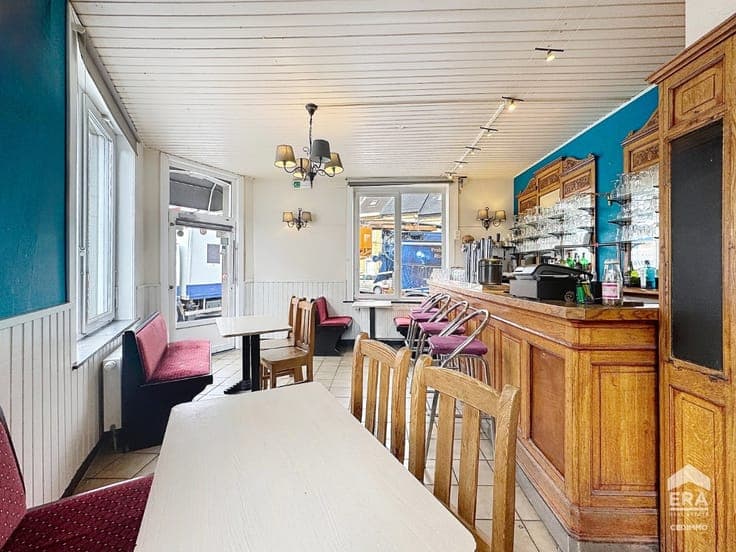 RARE OPPORTUNITY: COMMERCIAL PROPERTY WITH RESIDENCE