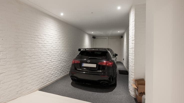 EXCLUSIEVE en VOLLEDIG gerenoveerde charmante stadswonin...