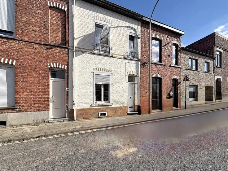 Gerenoveerde rijwoning, 4 slpks, 2 bdks, terras en tuin