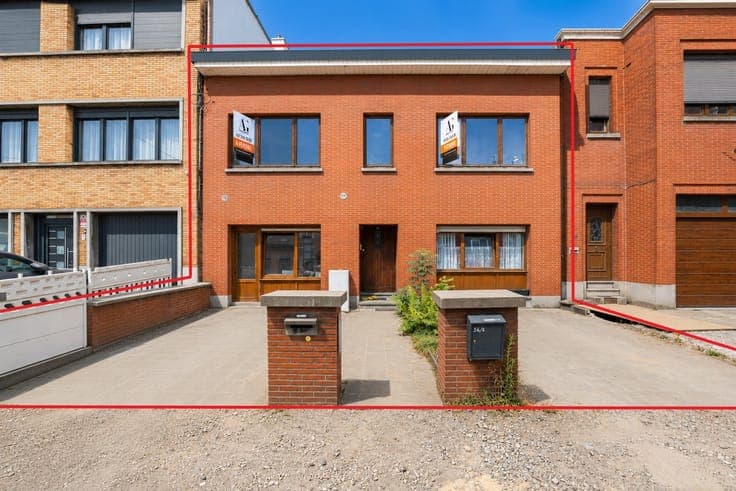 Apartment building