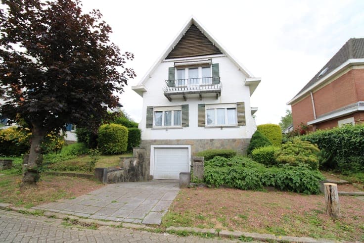 Spacious character villa in a prime location near the centre