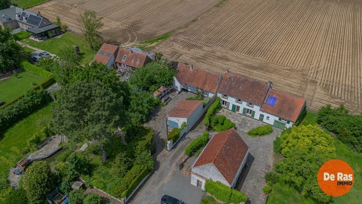 BRAKEL – Unieke eigendom met twee woningen op ca. 48 are