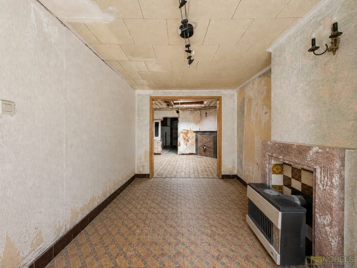 Te koop, Te renoveren woning op rustig gelegen perceel te...