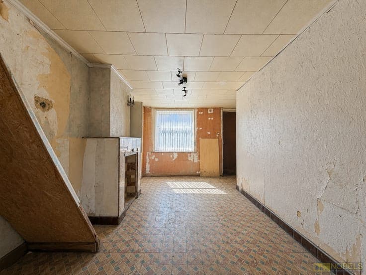 Te koop, Te renoveren woning op rustig gelegen perceel te...
