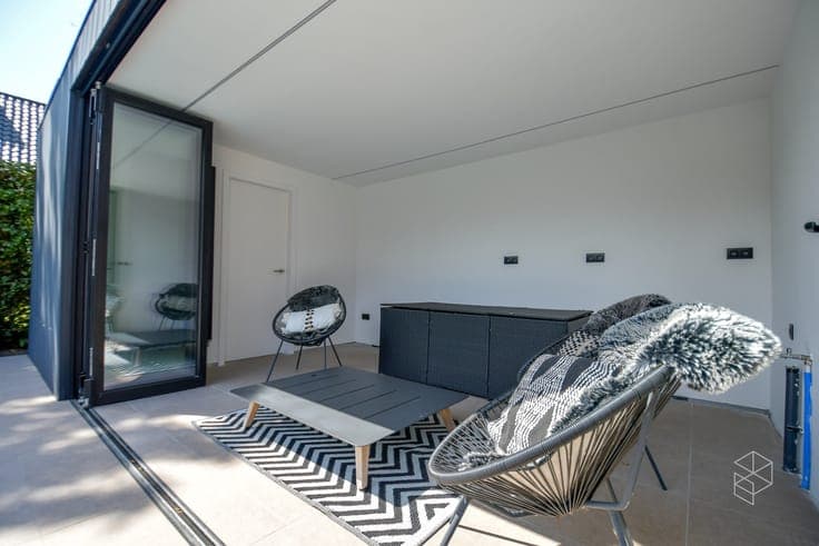 GROTE (254m²) instapklare gezinswoning met 4 slaapkamers,...