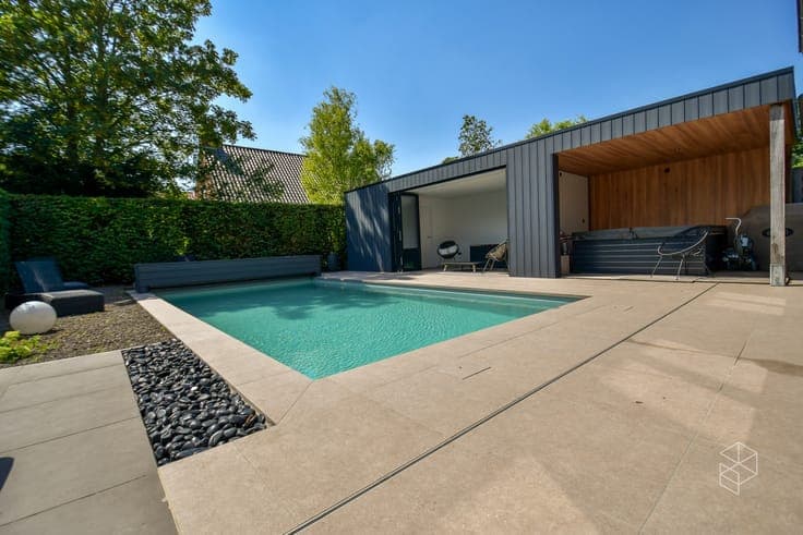 GROTE (254m²) instapklare gezinswoning met 4 slaapkamers,...