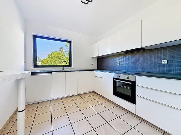 Beautiful 4-bedroom house with garage