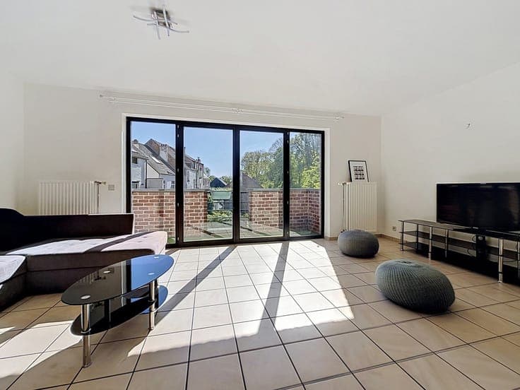 Beautiful 4-bedroom house with garage