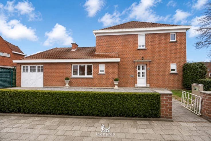 Property to refresh in a prime location in Harelbeke