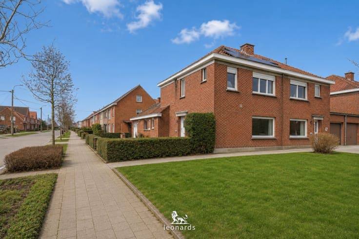 Property to refresh in a prime location in Harelbeke