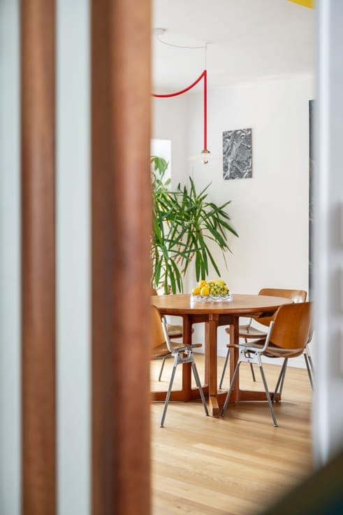 Renovated city house with 5 bedrooms, 3 terraces, garage