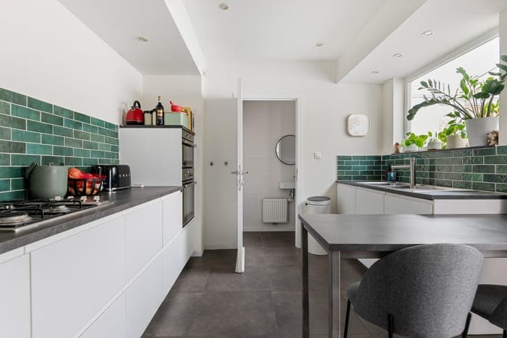 Instapklare gezinswoning met 2-3 slaapkamers, veranda en ...