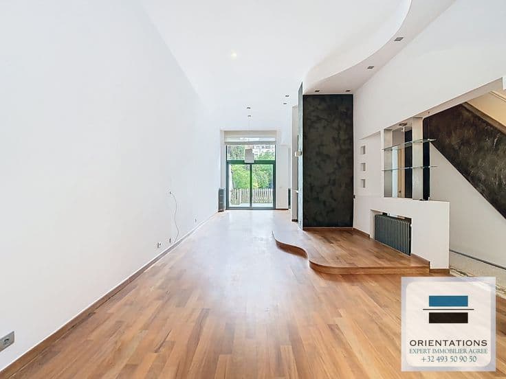 INFO and VISITS 7/7: Splendid house with lift and back house