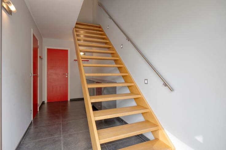 Modern two-storey house with garage and garden within walkin