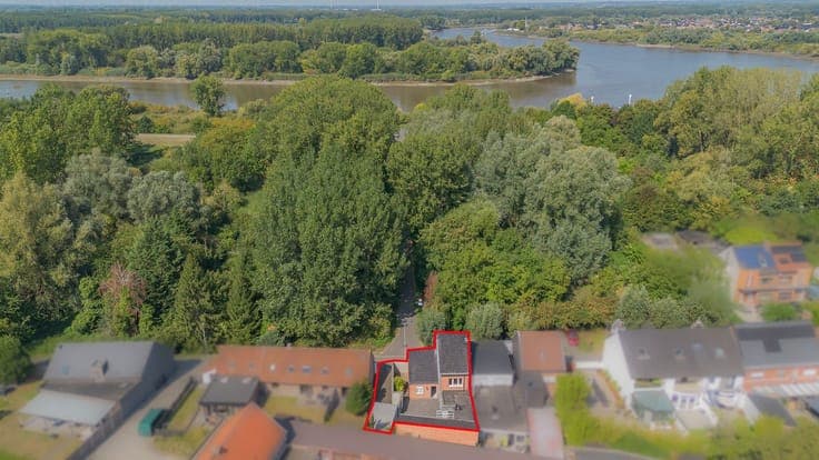 Charmante en solide woning met garage