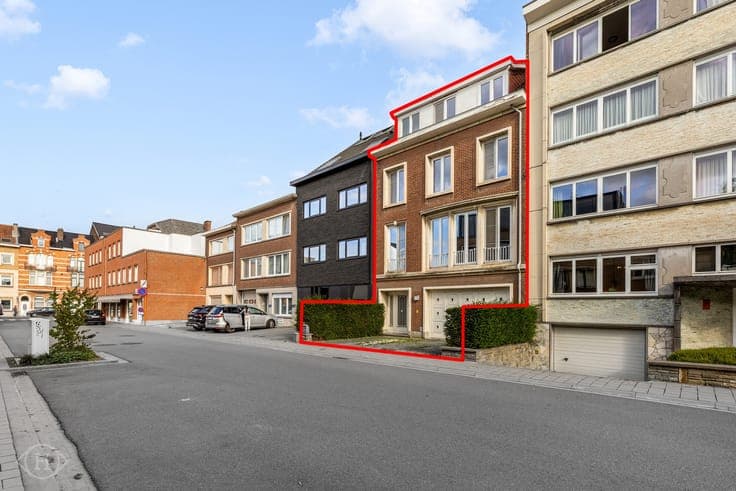 Lichtrijke, te renoveren herenwoning met epc B