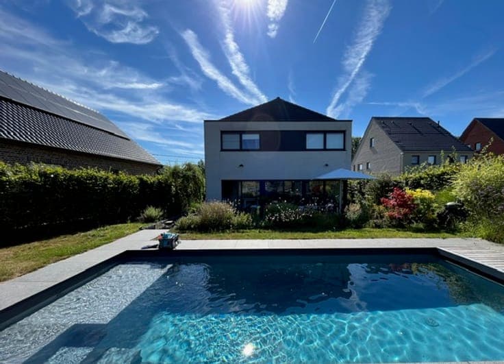 As new villa with pool!