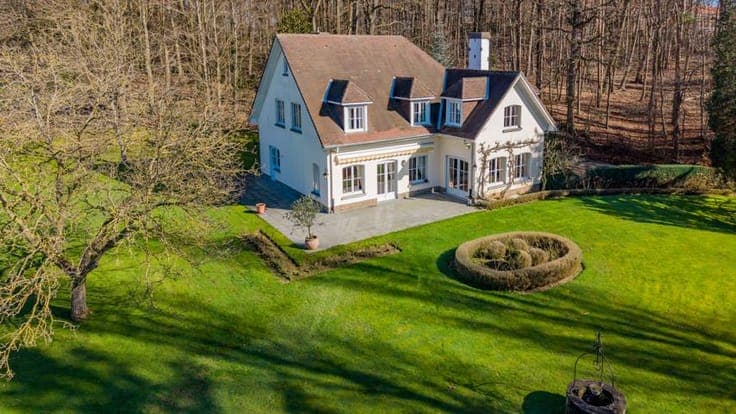 Unique villa with potential surrounded by nature