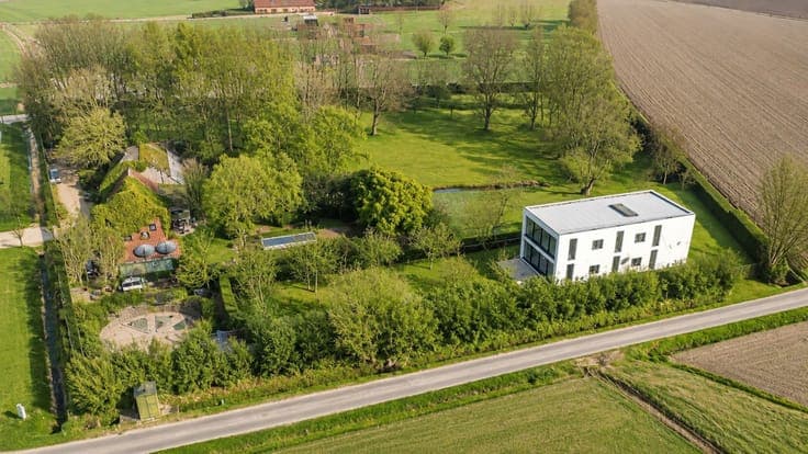 Rural shell home with barn for sale on a 1.15 ha estate
