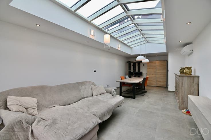 Kwalitatief gerenoveerde gezinswoning met 4 slaapkamers i...