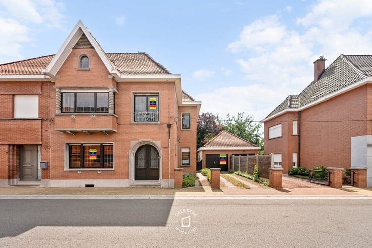 Karaktervolle herenwoning (renovatieproject) met 200 m² b...